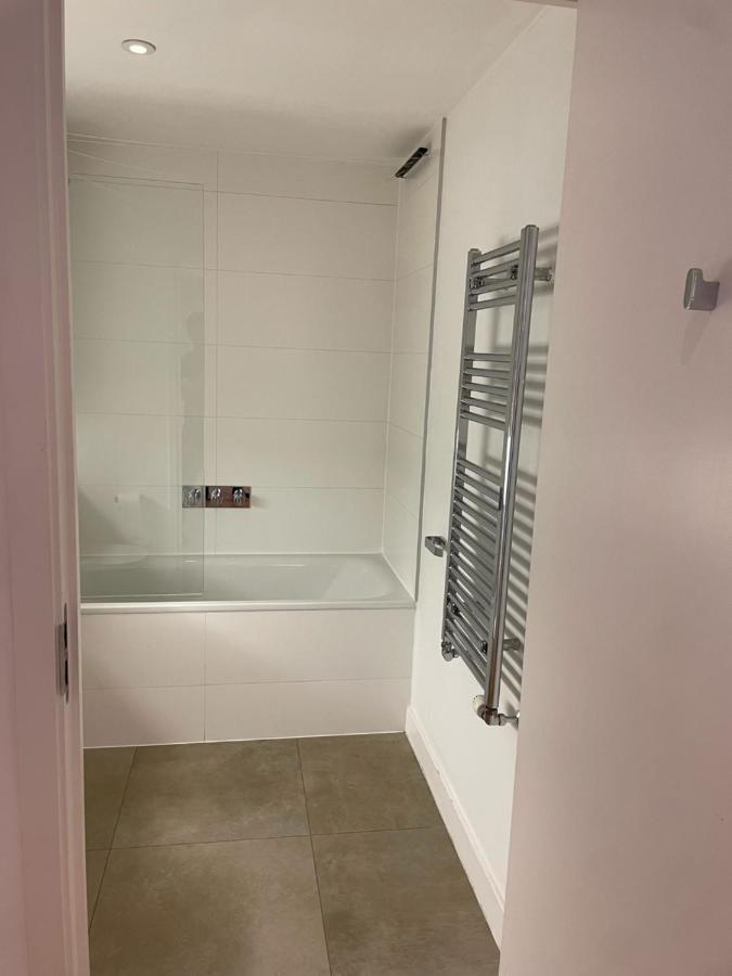Luxury En-Suite Room Olympic Village In Shared Apartment London Kültér fotó